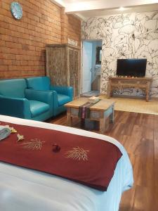 Buratwangi Tropis House