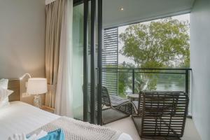 Cassia Exclusive Lake View Condo Bang Tao Beach