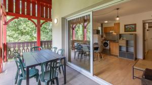 J de Balnea B N 205 - 4P6