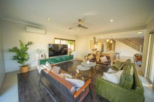 Family Friendly Funhouse close toTheme Parks