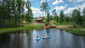 Lake view ODYL Holiday House with Sauna and Seasonal Hot-tub