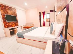 AIRPORT Hotel Apple Park Grand With - Free Airport Pickup Delhi Airport