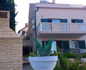 Cro Behar 2 Apartments