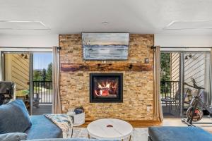 Large Luxury: Fun 4 Whole Family