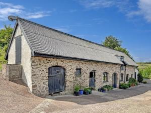 The Barn at Blagdon Farm, Exmoor - sleeps 10