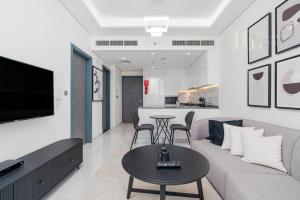 Stylish Living with a Cozy Touch