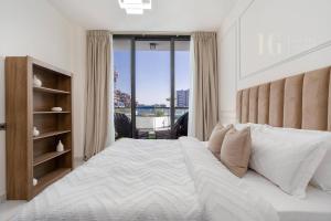 Stylish Living with a Cozy Touch