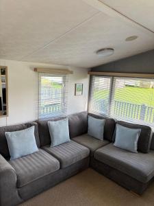 Padstow Holiday Base Bright Two Bedroom Lodge at Seven Bays