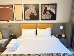 7 min walk to Dubai Mall & Burj Khalifa - 4hvězdičkové hotely ve městě Dubaj