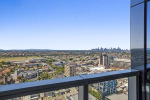 High-Rise Balcony Unit with City Views Gym Pool