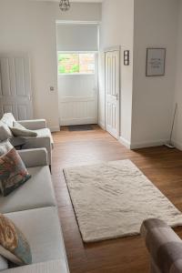 Luxury Apartment in Yarm, surrounded by nature walks, and Yarm High Street, Famous Roseberry Topping