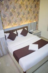 Hotel vinayak shree airport indore