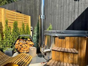 Garden Residence - The Garage