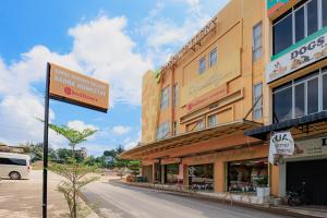 RedDoorz Plus Syariah @ Tiban Centre Batam