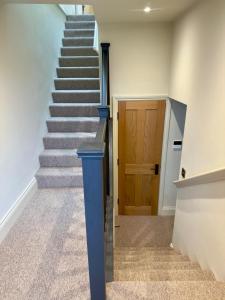 Spacious & stylish riverside apartment in Ross on Wye