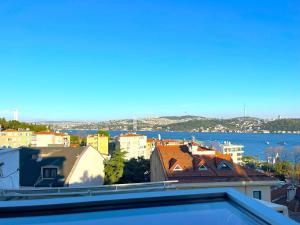 Cozy Home with Bosphorus View in Besiktas