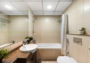 Bay Central Modern Studio