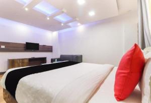 sr hotel and restaurent