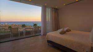 Aqua Beachfront Villas - Villa 1