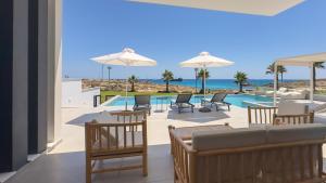 Aqua Beachfront Villas - Villa 1