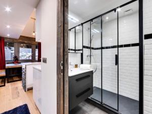 Résidence Val Disere Village - Appartement entièrement rénové Ski aux pieds Parking couvert MAE-3043