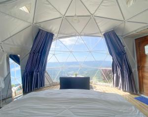 ลักษณ์ภูชี้ฟ้า 2