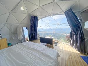 ลักษณ์ภูชี้ฟ้า 2