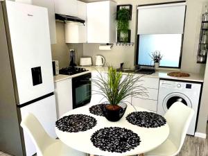 The Patio, 31 Millennial Arch