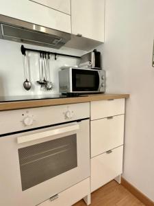 RSRC NEW AC Central & Bright 1BR apartment