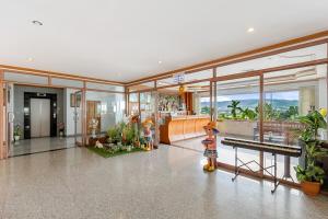 3 bedroom condo with beautiful views