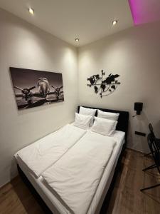 New - Very Central New York Cafe