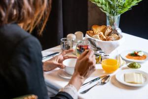 The Singular Santiago