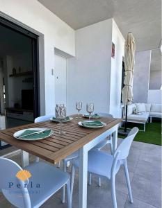 Stunning 2- Bed Flat in San Miguel