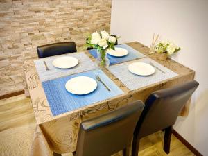 Pine House 6 minutes by train to Ikebukuro 11 minutes to Shinjuku Convenient access to Ueno by train