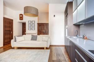 Domillion Quiet 2bdr apt w panorama & balcony B83