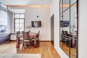 Domillion Quiet 2bdr apt w panorama & balcony B83