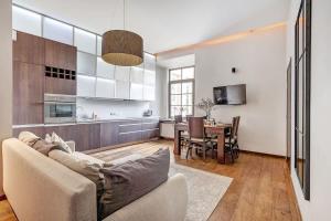 Domillion Quiet 2bdr apt w panorama & balcony B83