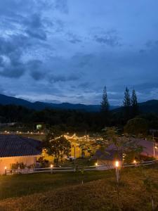 บ้านเนินเขา รีสอร์ท&แคมป์ปิ้ง