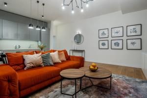 Domillion New City Hall Duplex D11C for 12 ppl