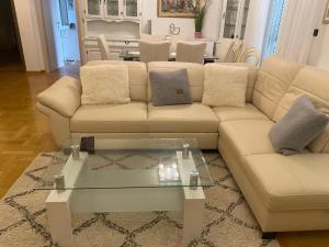 Spacious apt w pool and sea view 2 min to beach