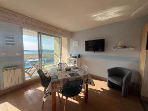 Studio Vue imprenable sur la Mer et les 7 Iles