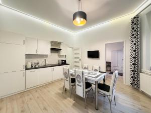 White & Black - near Wawel Castle