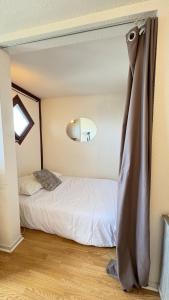 Studio 5 min centre Font-Romeu baignoire balcon