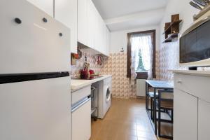 Gardoncino apartment with pool