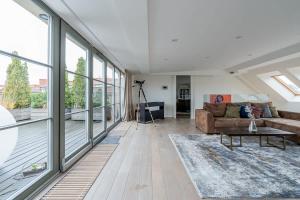 Domillion Amazing 3bdr Penthouse with Terrace MZ28