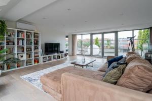 Domillion Amazing 3bdr Penthouse with Terrace MZ28