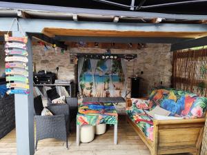 Gîtelabaronnaise avec piscine chauffée prés parc Asterix