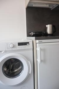 Athenean Porto Piraeus Suites -A1