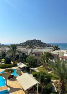 Sunrise Beach Club, Bogaz