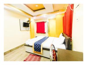 Asmit আসমিত Kolkata Full AC Room